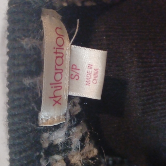 💜5/$25💜SP fuzzy Sweater - Picture 4 of 5